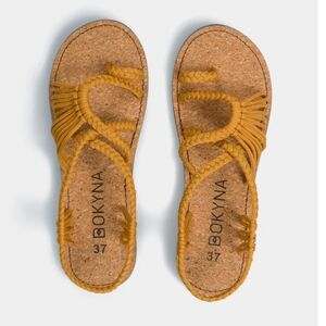 NWT Bokyna Soulmate Yellow Strappy Sandals Size 39/8